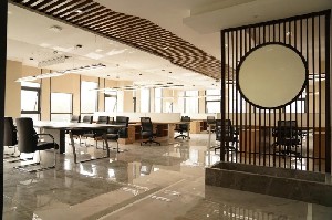 Môi trường làm việc tại khu sản xuất máy mài thông minh của Công ty Cổ phần Hàng Cơ Chiết Giang