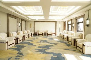 Môi trường làm việc tại khu sản xuất máy mài thông minh của Công ty Cổ phần Hàng Cơ Chiết Giang